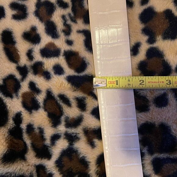 NWT INC International Concepts  Croc-Embossed Panel Belt Taupe M - Picture 6 of 6